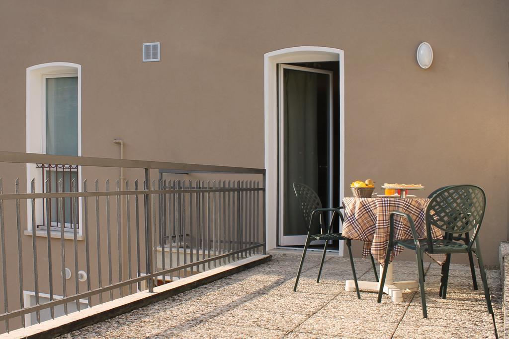 Bed and Breakfast Le Dolcezze Crone Exterior foto